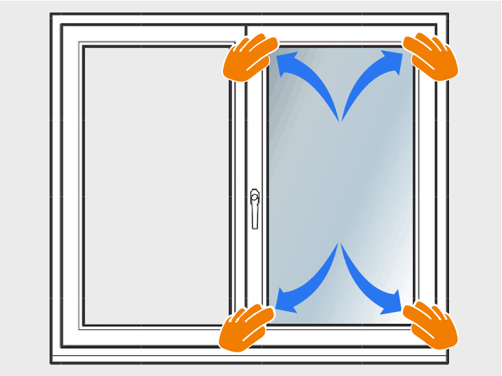 Lege die Folie jetzt auf die Fensterscheibe. Sie sollte gut rutschen. Andernfalls sprühst Du nochmals Flüssigkeit auf die Scheibe.