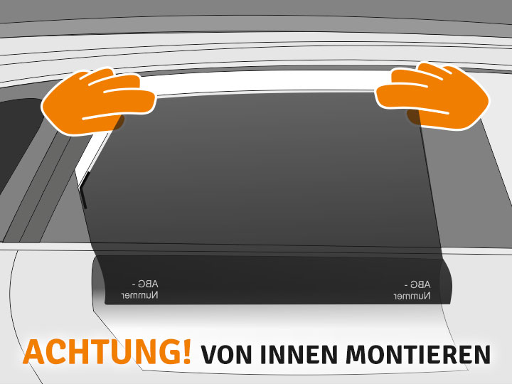 Lege die Folie an einer Seite der Scheibe an und schiebe die Folie soweit über die zu tönende Kante bzw. unter die seitliche Verkleidung, bis Du auch die andere Seite auflegen kannst, ohne dabei in Kontakt mit der Verkleidung zu kommen. Richte die Folie mit einem Abstand von 2-3 mm an der oberen Kante der Scheibe aus und prüfe die korrekte seitliche Ausrichtung anhand der von außen markierten Ecken. Lege die Folie an einer Seite der Scheibe an und schiebe die Folie soweit über die zu tönende Kante bzw. unter die seitliche Verkleidung, bis Du auch die andere Seite auflegen kannst, ohne dabei in Kontakt mit der Verkleidung zu kommen. Richte die Folie mit einem Abstand von 2-3 mm an der oberen Kante der Scheibe aus und prüfe die korrekte seitliche Ausrichtung anhand der von außen markierten Ecken.