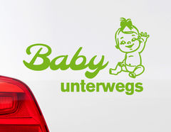 Autoaufkleber "Baby-Girl unterwegs" mit Babyfigur + Schleife