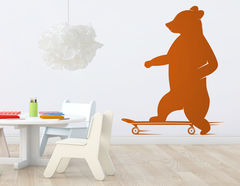 Wandtattoo „Skateboard Bär Snazzy“ bringt Spaß in Räume