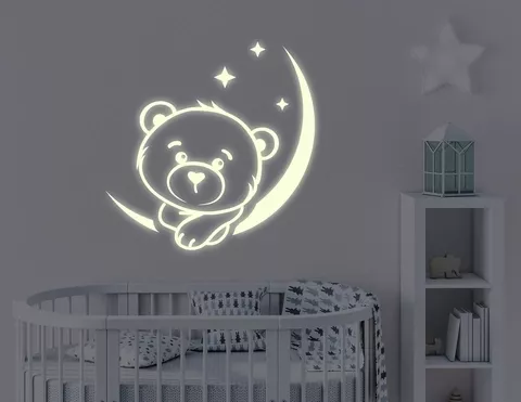 Leuchtsticker "Bärchen Bommel" und Mond wachen in der Nacht