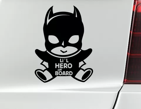 Autoaufkleber "Li’l Hero" für große und kleine Comic-Fans Autoaufkleber "Li’l Hero" für große und kleine Comic-Fans