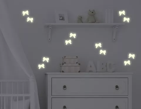 Leuchtsticker-Wandtattoo Glow Bows - kleine Prinzessinnen werden strahlen!