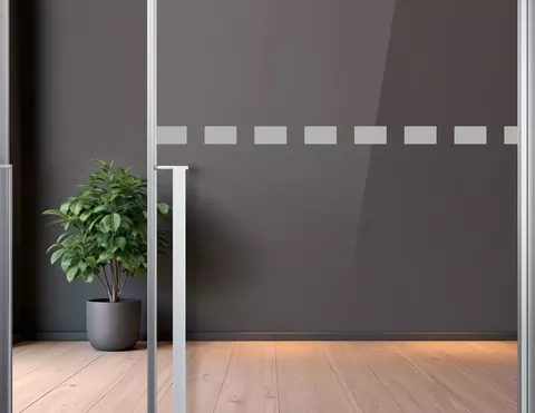 Durchlaufschutz Dashed aus Milchglasfolie silbergrau