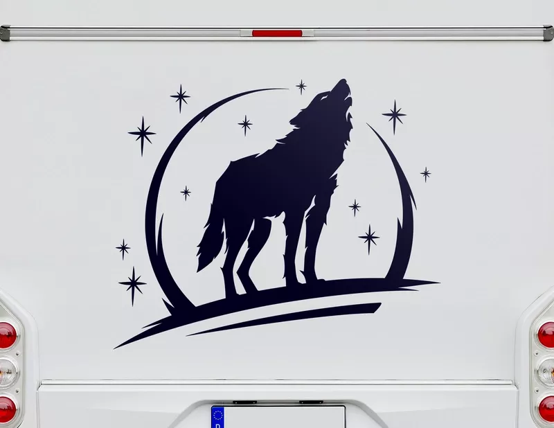 Autoaufkleber Alpha Wolf bei Nacht