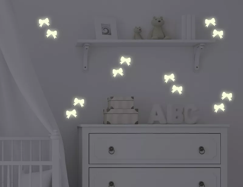 Leuchtsticker-Wandtattoo Glow Bows - kleine Prinzessinnen werden strahlen!